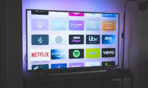 Platform tv 82 inch